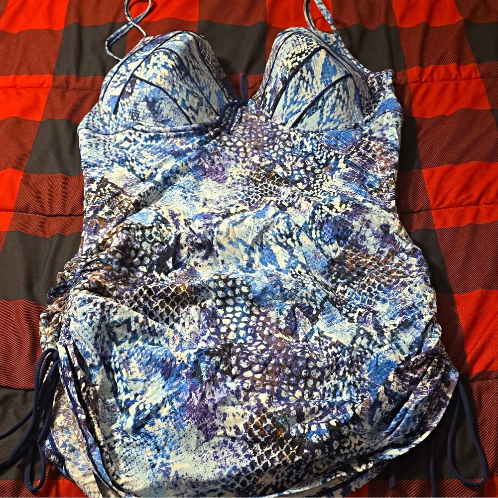 SPANX Women's One-Piece Swimsuit Size 16 C Cup Blue/White/Purple Animal Print